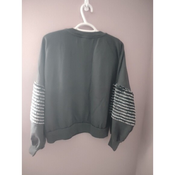 Young Fabulous Broke Batwing Sweatshirt Size XS Gray Faux Fur - Picture 5 of 7